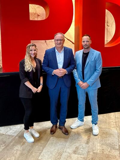 v. l. n. r.: Zweitkandidatin Anna Cunningham, Spitzenkandidat Andreas Stoch, Landtagskandidat Patrick Haag
