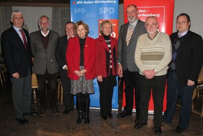 Das Bild zeigt von links nach rechts: MdL Georg Nelius, Hans Jürgen Klumb, Hans-Walter Fleischhauer, Hildegard Rehne, In
